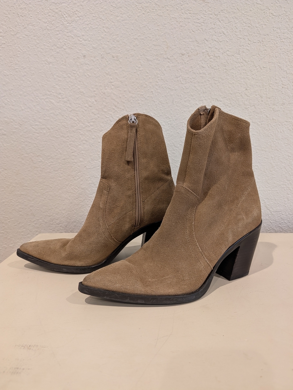 Zara Suede Tan Pointed Ankle Booties with Block Heel Sz 37